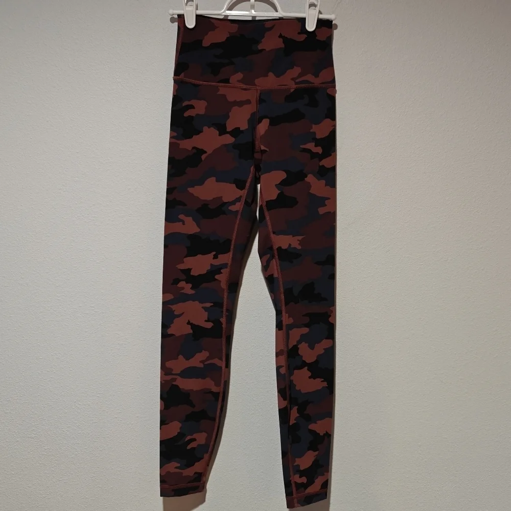NWOT Lululemon High Waisted Leggings Size 4 Camo Camouflage Wunder Under